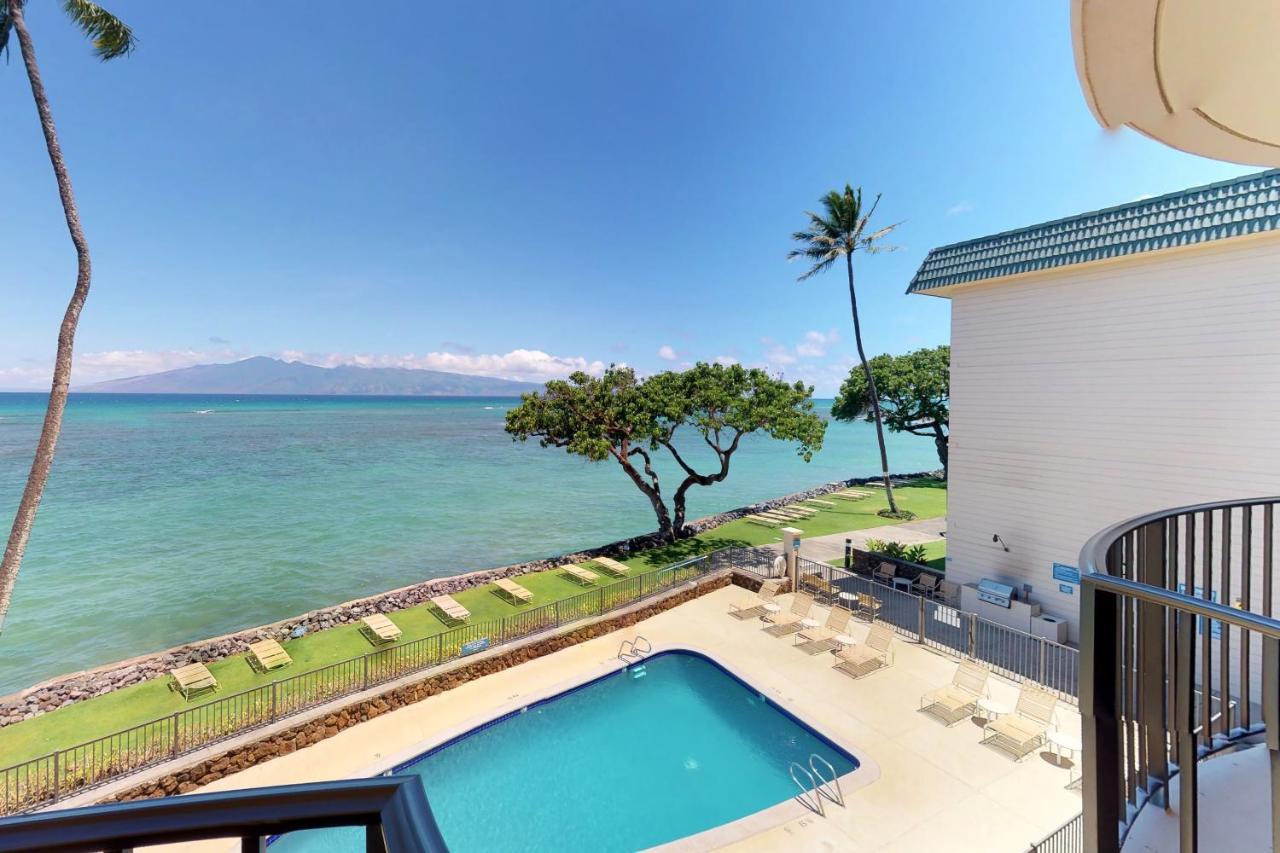 Kahana Reef Oceanfront Condos Bagian luar foto