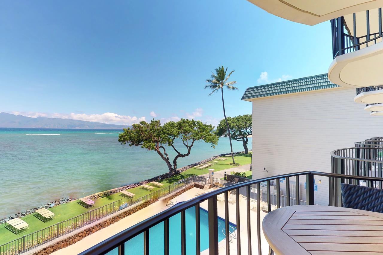 Kahana Reef Oceanfront Condos Bagian luar foto